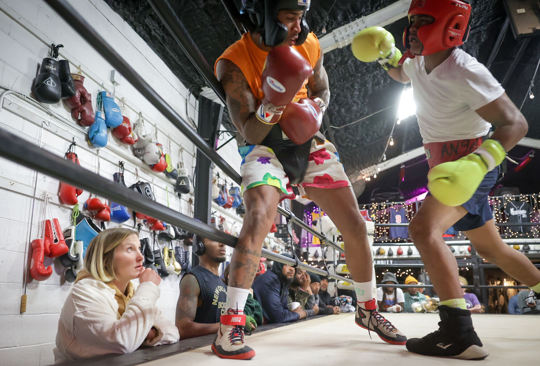NO.boxing.liv.111322.1753.JPG